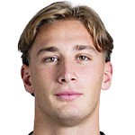  皮奥闪击建功却难掩遗憾，国米客场取平佛罗伦萨；领先优势仍在，争冠主动权未失。 体育新闻