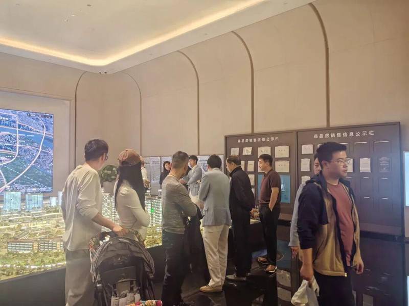  资本博弈与资产配置：顶豪市场成交量跃升背后的逻辑重构 房产家居