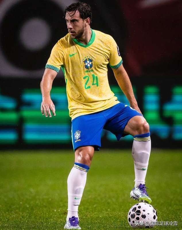  面对高薪诱惑为何选择犹豫：探讨职业球员的自我价值实现 情感心理 面对高薪诱惑为何选择犹豫：探讨职业球员的自我价值实现 情感心理