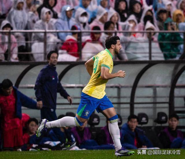  面对高薪诱惑为何选择犹豫：探讨职业球员的自我价值实现 情感心理 面对高薪诱惑为何选择犹豫：探讨职业球员的自我价值实现 情感心理