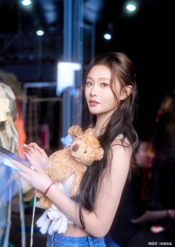  彭嘉临的表演方法论：从角色共情到T台东方美学的系统性实践 娱乐新闻