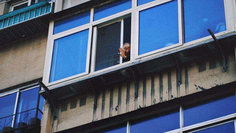  从《平原上的摩西》到《遗爱寺》：双雪涛的剧场转场与文本重塑 文化旅游