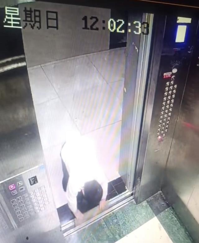  电梯门缝里的危险游戏：一位安全工程师亲历的儿童乘梯隐患启示录 新闻