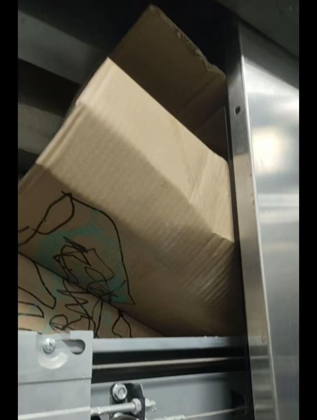  电梯门缝里的危险游戏：一位安全工程师亲历的儿童乘梯隐患启示录 新闻